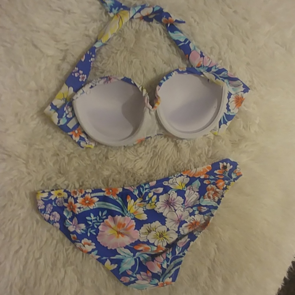 Very Cute Bikini! NWOT! - Picture 3 of 6